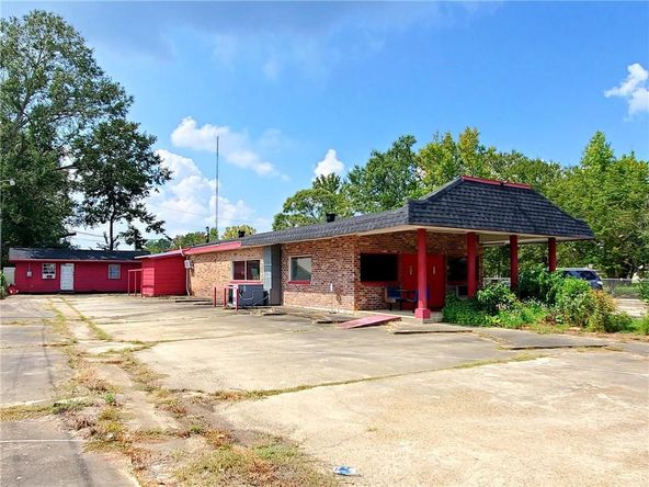 1727 N Pine St, Deridder, LA 70634